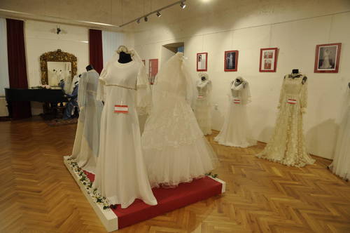 Plagát Príbeh nevesty: Svadobné šaty zo zbierky Jany Mládek Rajniakovej