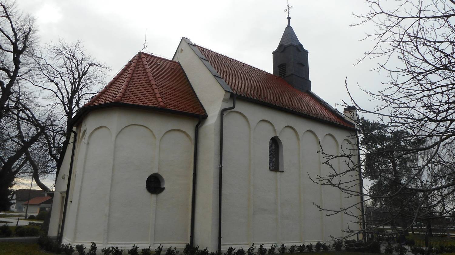 Románsky kostol sv. Rodiny